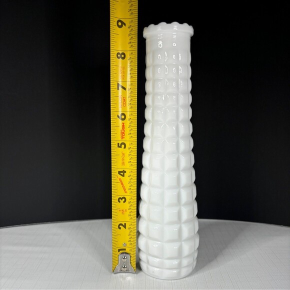 Vintage White Brody Bud Vase Corn Cob Milk Glass Waffle Cottage Core Shabby - Picture 4 of 4
